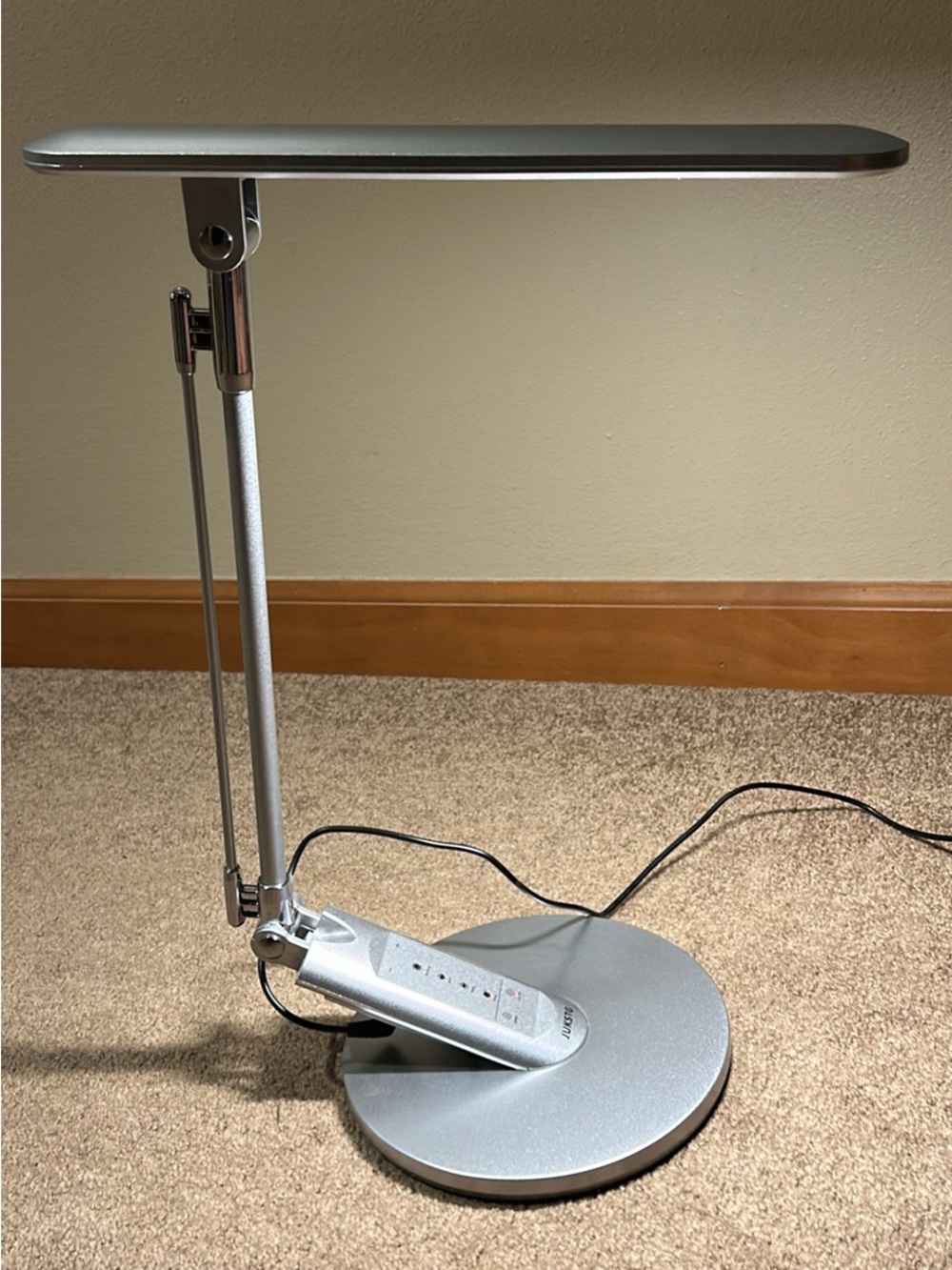 JUKSTG Silver Adjustable Desk Lamp